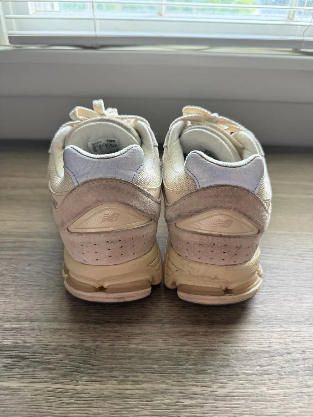 New Balance 2002R Cream Suede & Mesh Sneakers Men’s 8.5/Womens 10